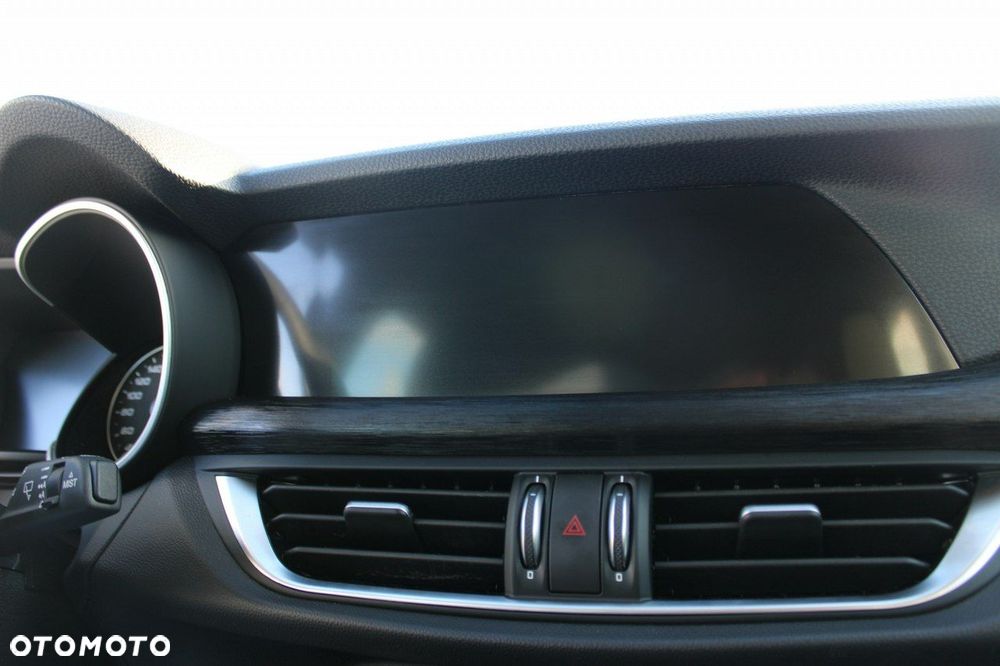 Alfa Romeo Stelvio - 26