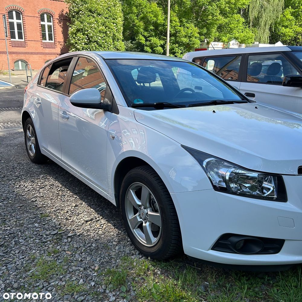 Chevrolet Cruze 1.6 LT+ - 4
