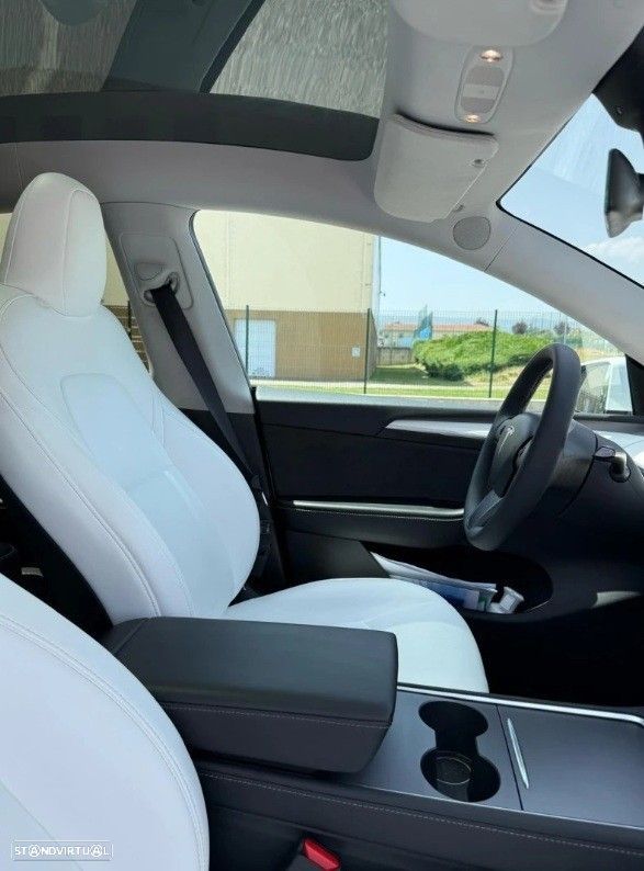 Tesla Model Y Tração Traseira Standard - 2