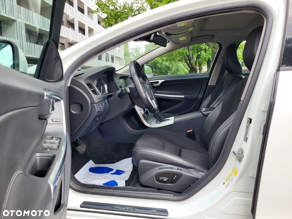 Volvo V60 T5 Geartronic Momentum - 4