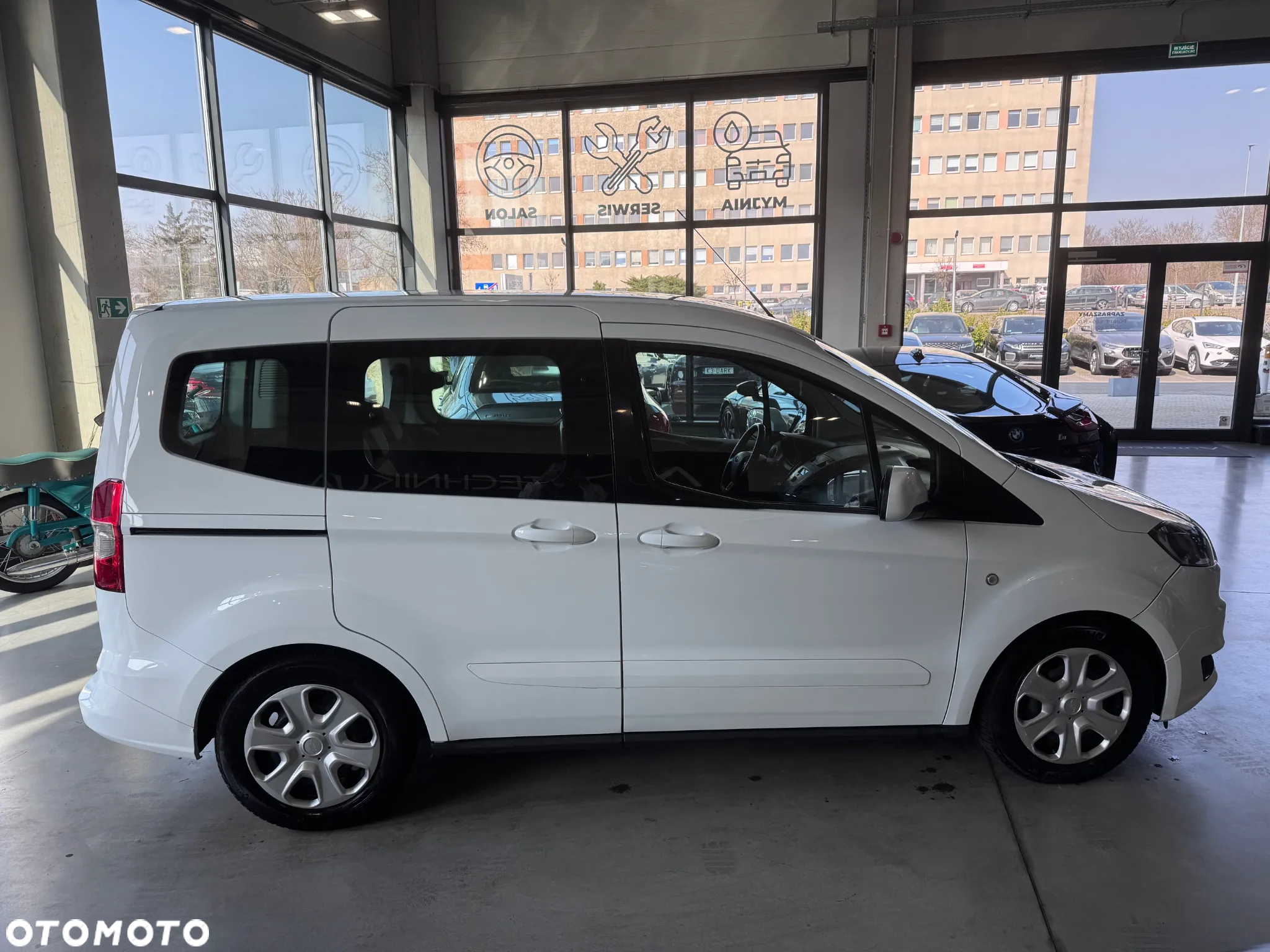 Ford Tourneo Courier 1.5 TDCi Trend - 4