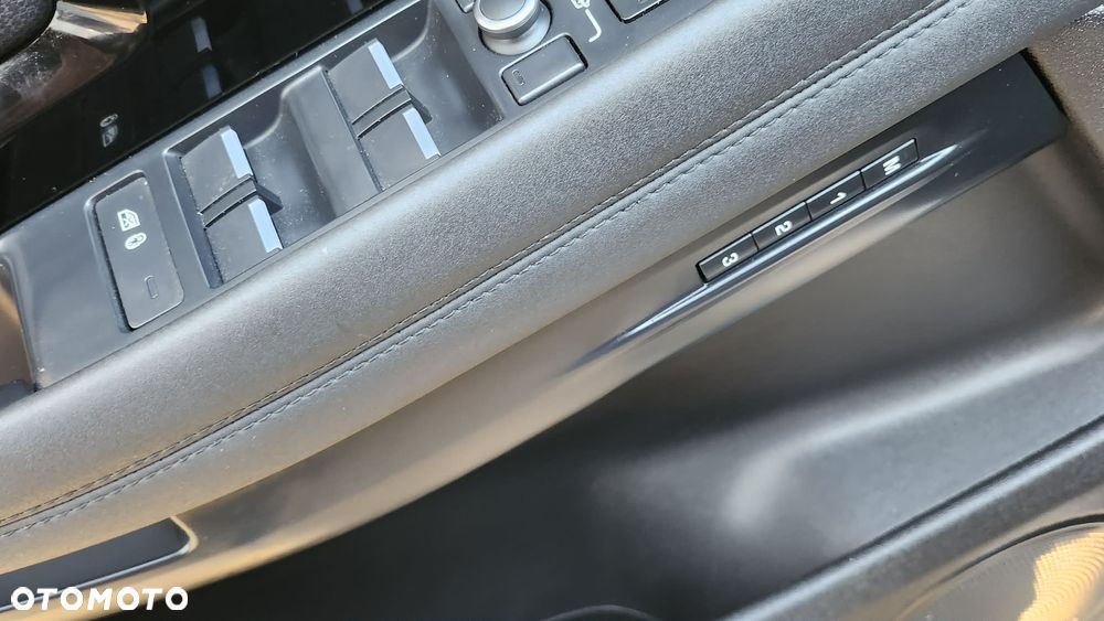 Land Rover Range Rover Evoque 2.0 P200 mHEV R-Dynamic - 17