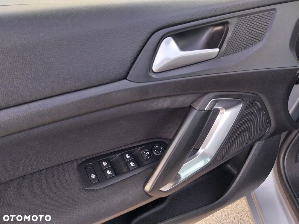 Peugeot 308 1.2 PureTech GPF Active Pack Business S&S EAT8 - 18