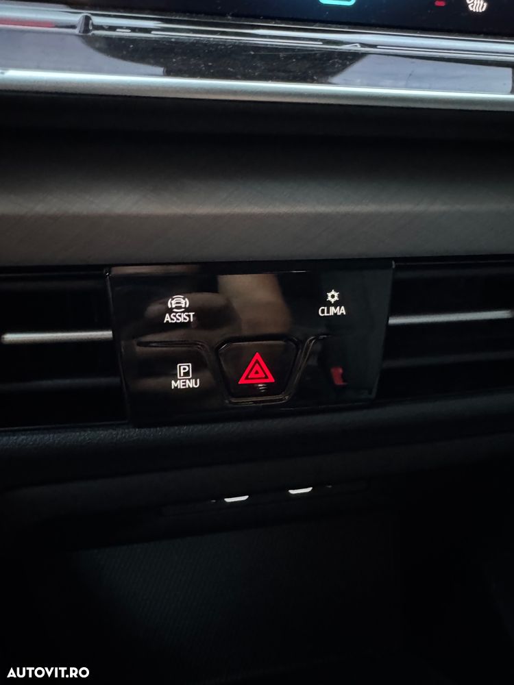 Volkswagen Golf 1.5 eTSI DSG MHEV Advanced - 34