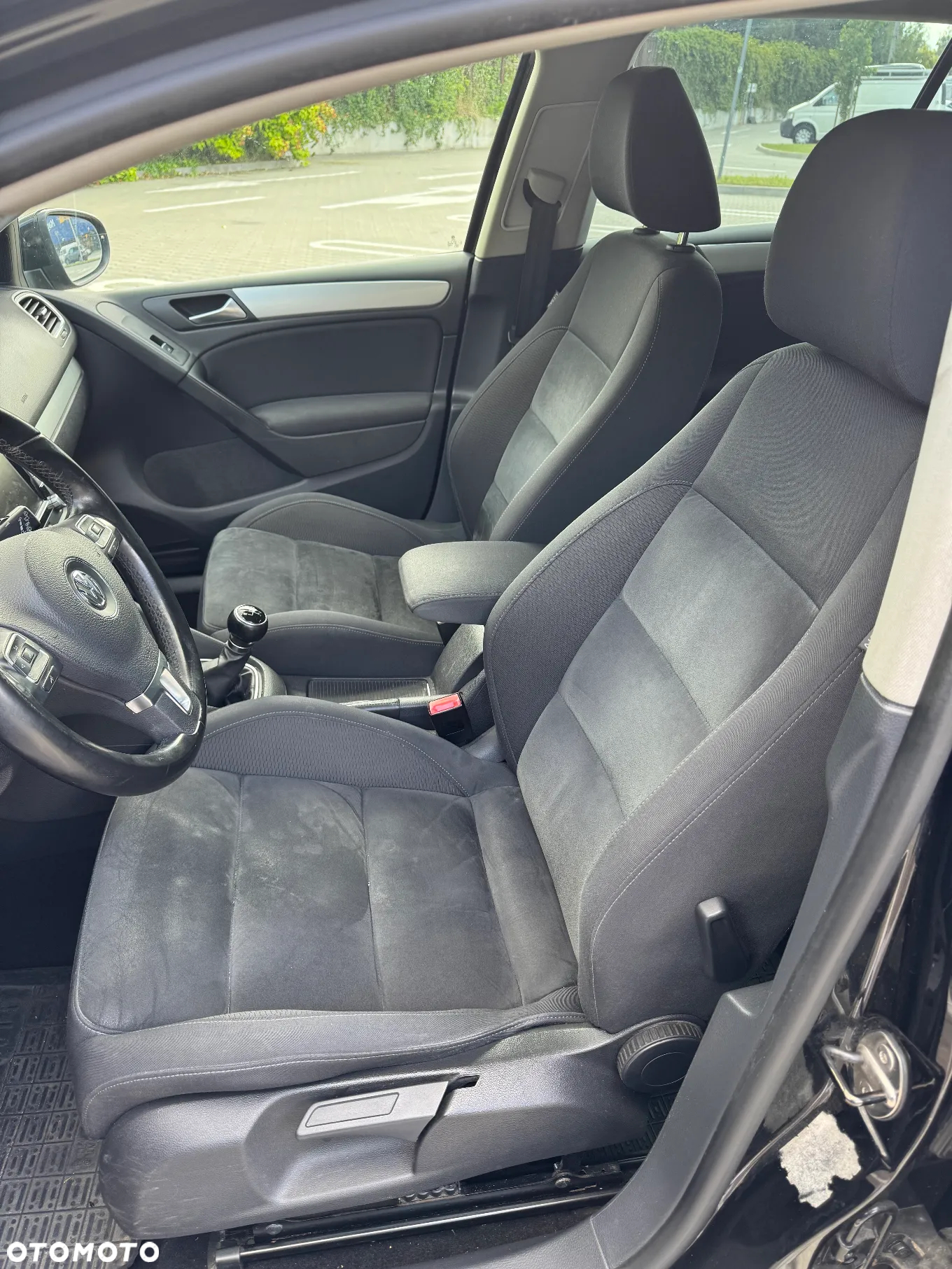 Volkswagen Golf VI 1.6 TDI Highline - 13