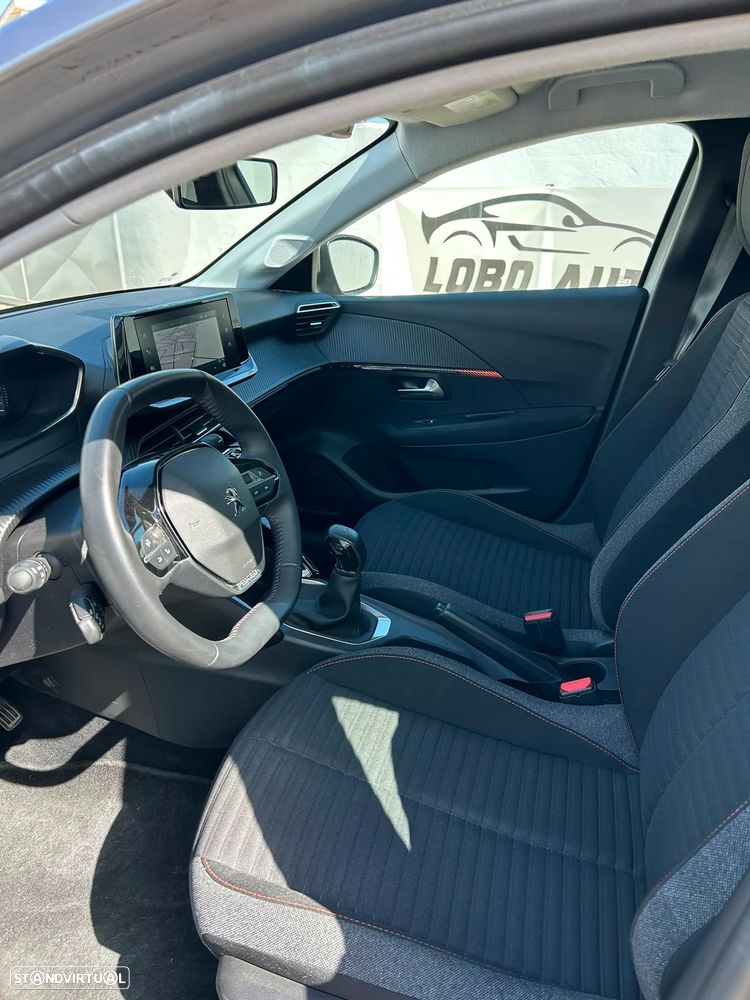 Peugeot 208 - 5