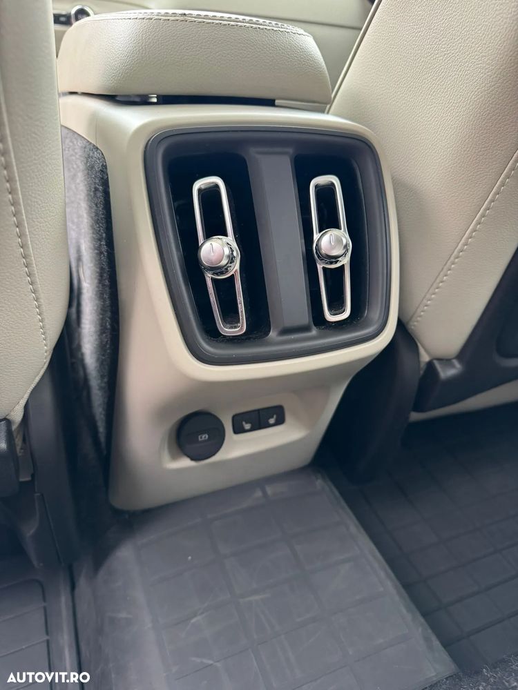 Volvo XC 40 D3 AWD Momentum Pro - 9