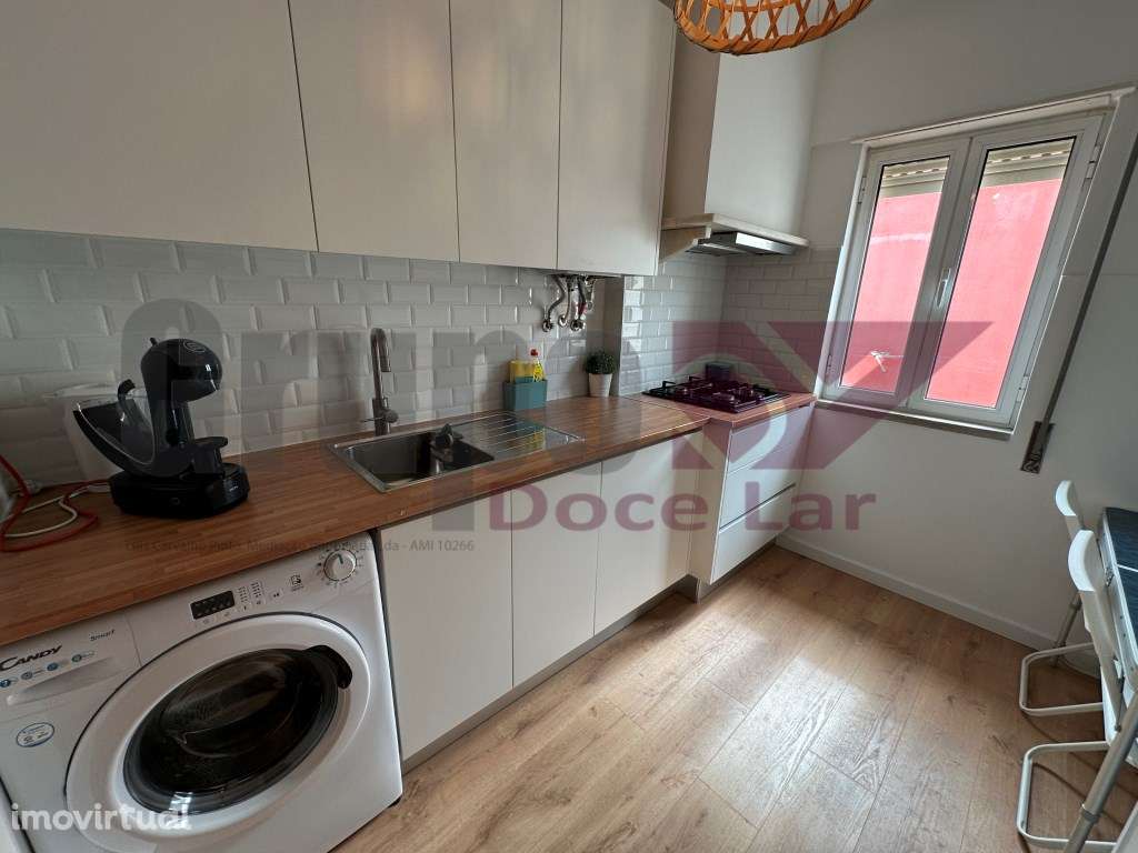 Apartamento T2+1 com Sótão a 350metros da praia de Sesimbra - Grande imagem: 4/36