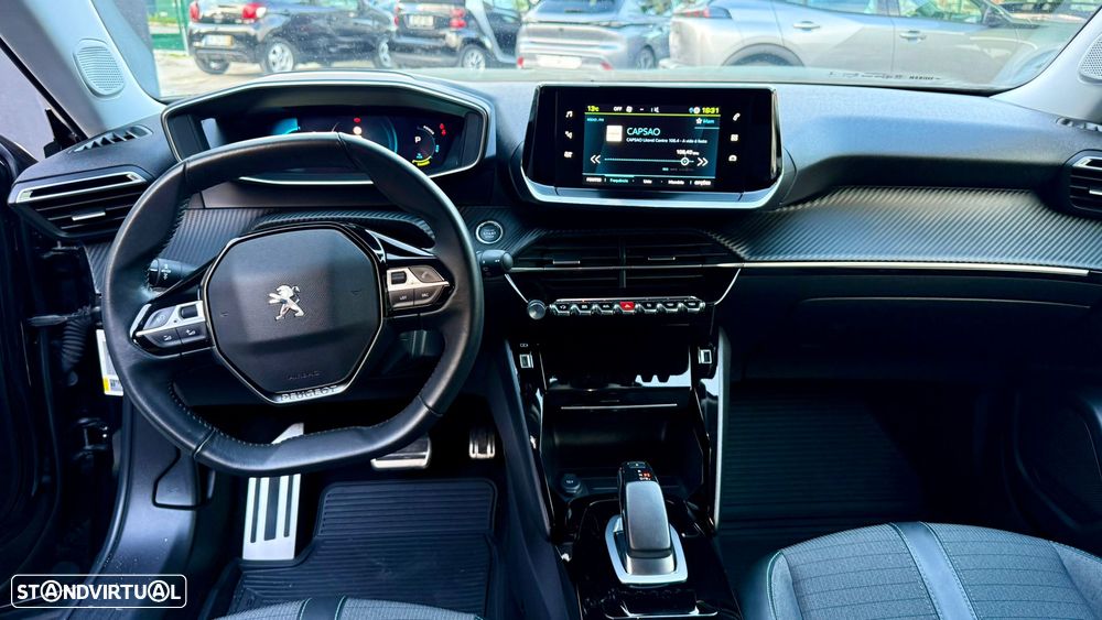 Peugeot e-2008 Allure Pack - 9