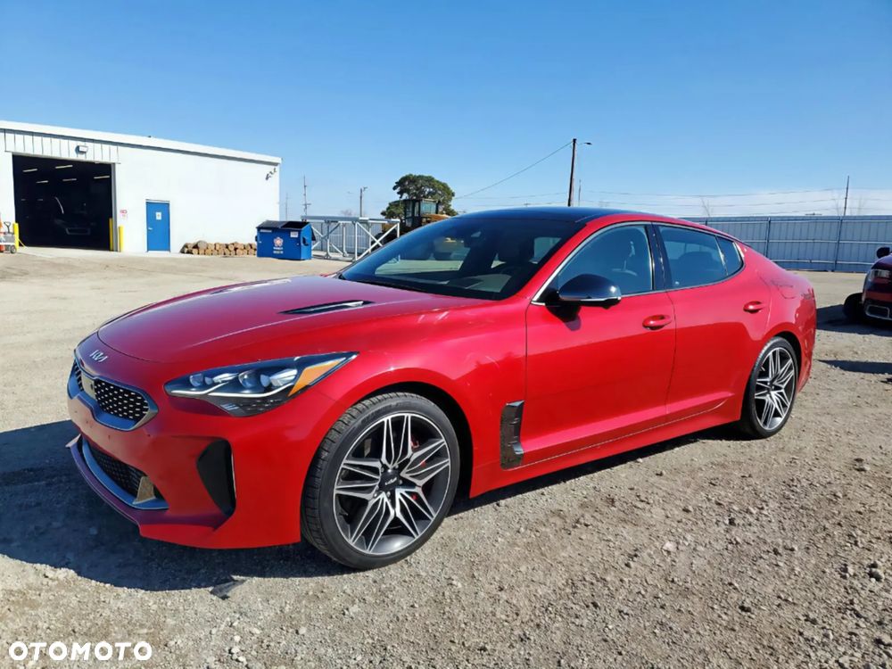 Kia Stinger - 1