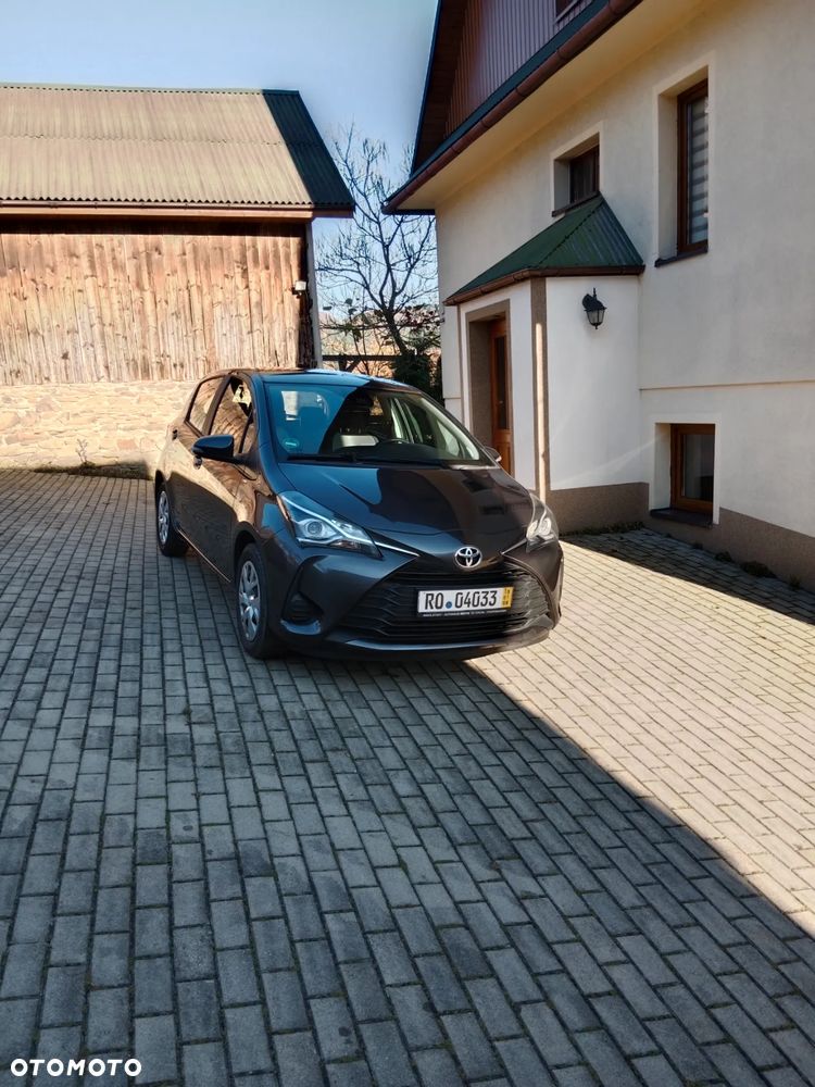 Toyota Yaris 1.0 VVT-i Team Deutschland - 1