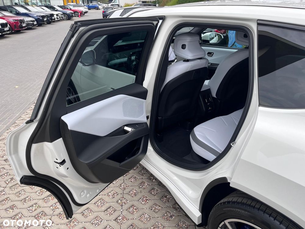 BMW iX3 40 - 24