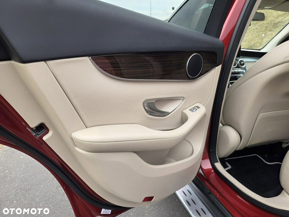 Mercedes-Benz GLC - 21