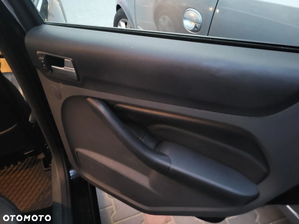 Ford Focus 2.0 TDCi DPF Titanium - 24