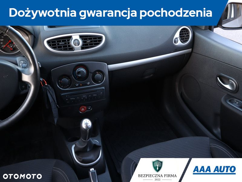 Renault Clio - 9