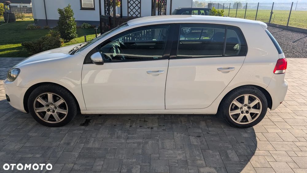Volkswagen Golf - 6