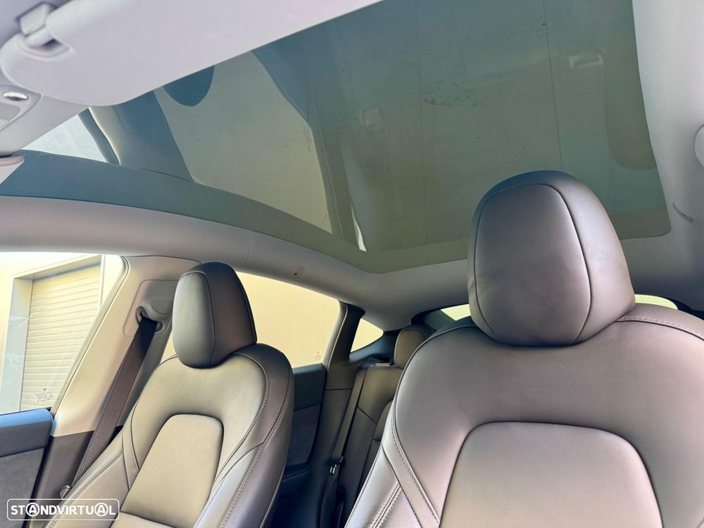 Tesla Model Y Standard - 37