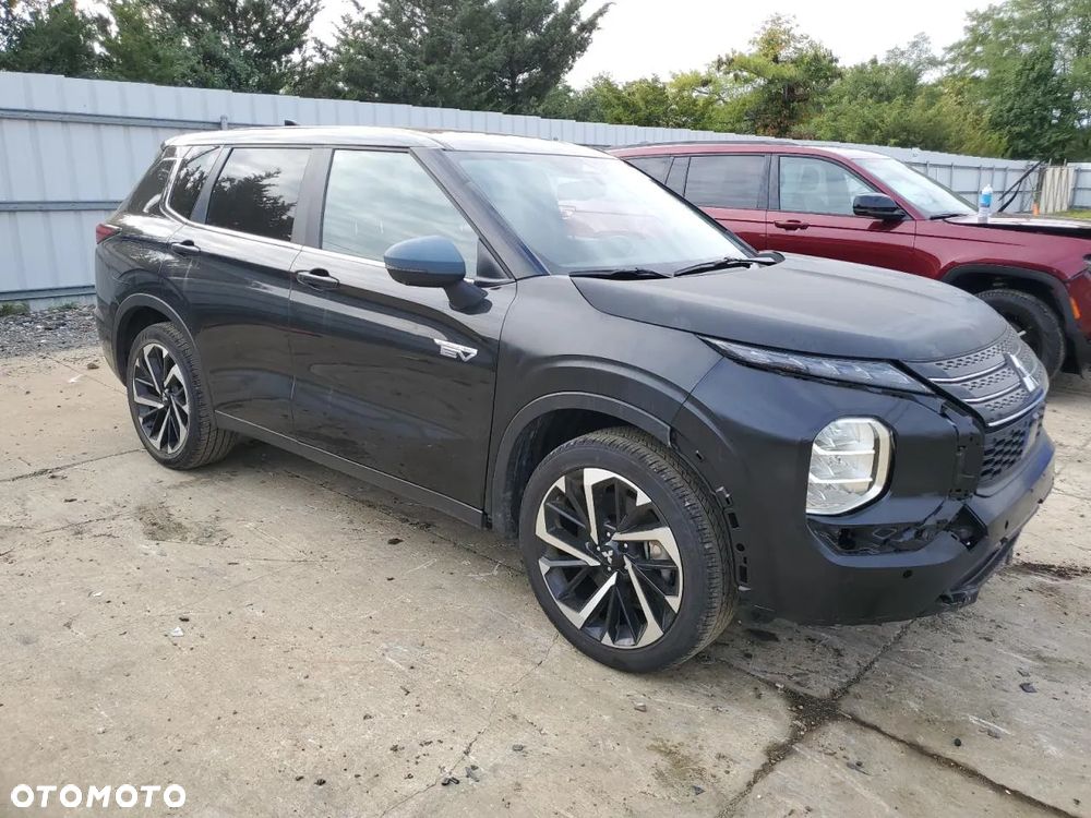Mitsubishi Outlander - 4