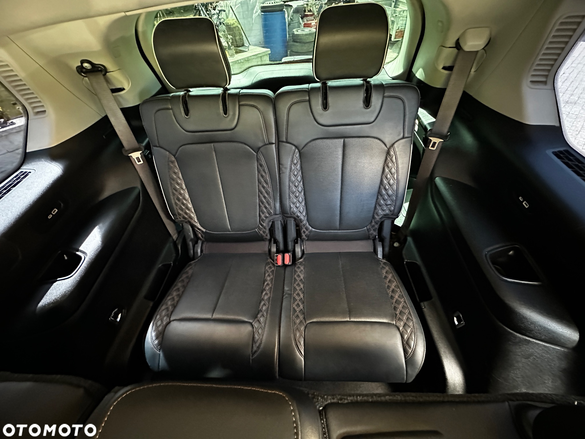 Jeep Grand Cherokee - 34