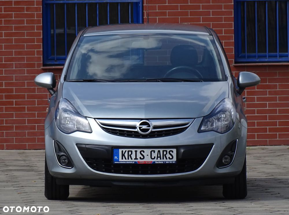 Opel Corsa 1.4 16V Cosmo - 2