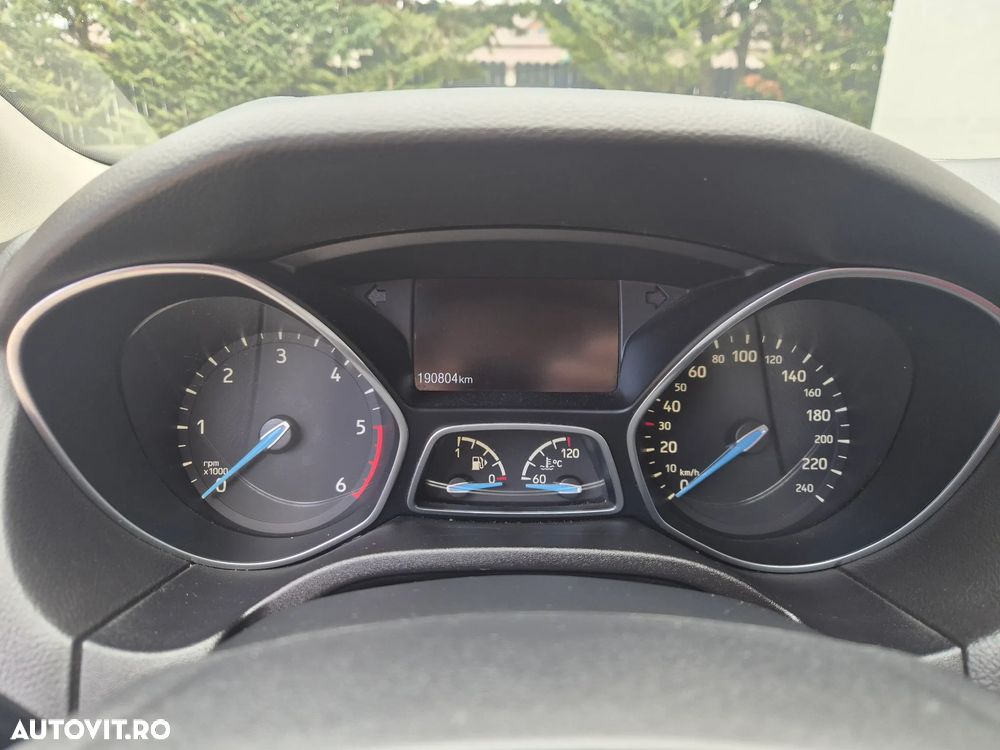 Ford Focus 2.0 TDCI Powershift Titanium - 17