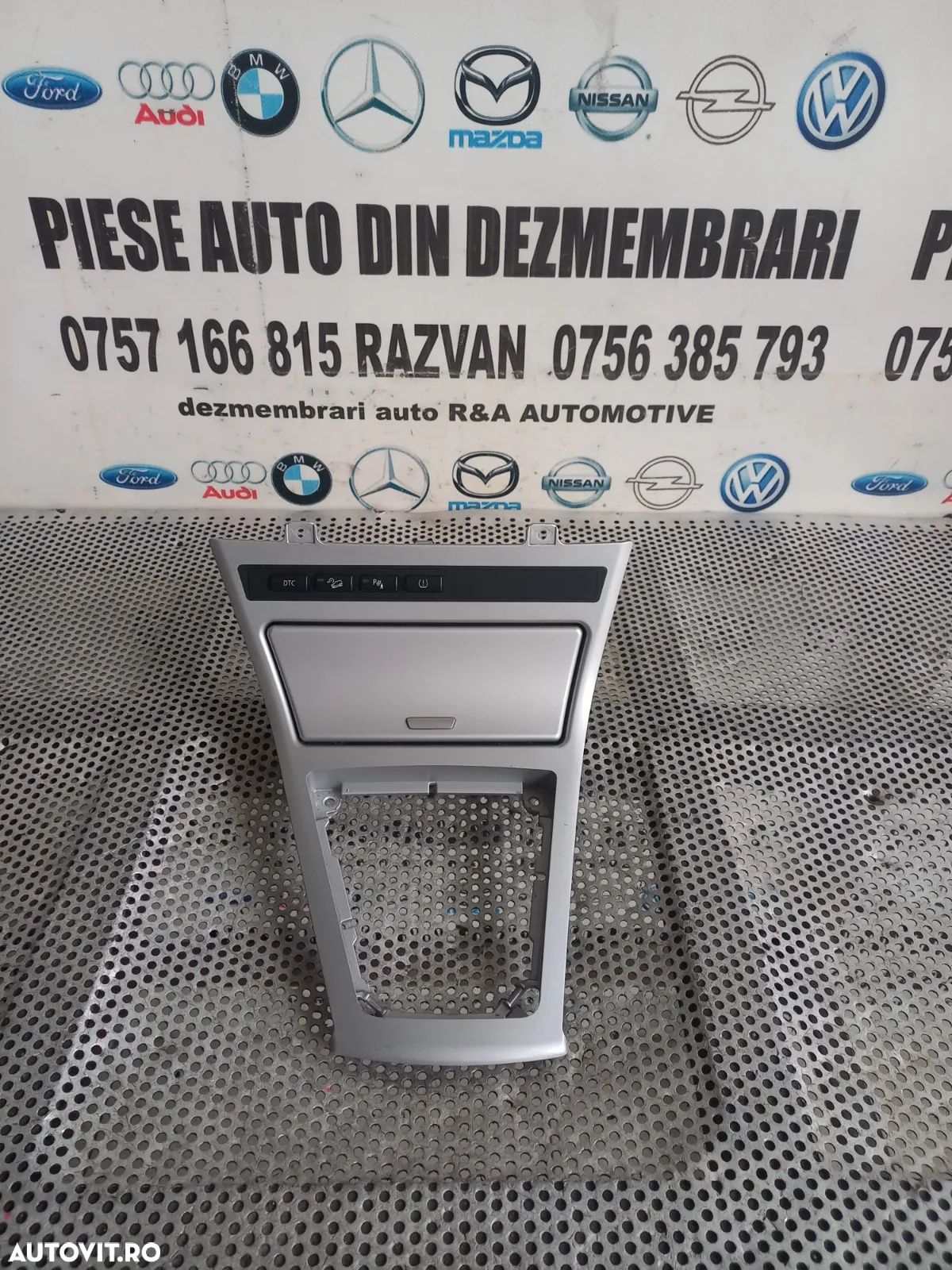 Ornament Consola Centrala Scrumiera Butoane Bmw X3 Volan Stanga Dezmembrez - Dezmembrari Arad - 1