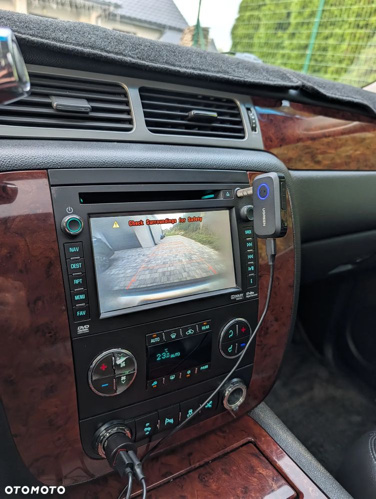 Chevrolet Suburban - 5