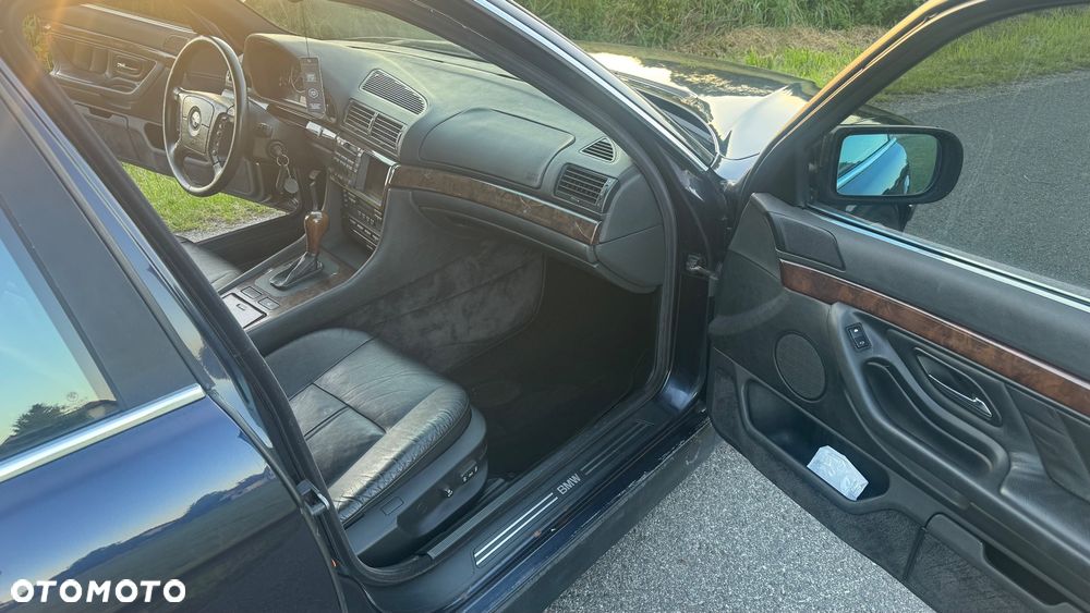 BMW Seria 7 740i - 13