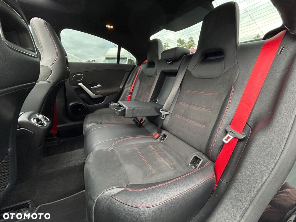 Mercedes-Benz CLA AMG 35 4-Matic 7G-DCT - 18