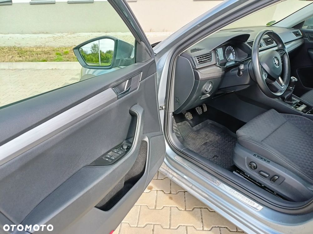 Skoda Superb 2.0 TDI Style - 31