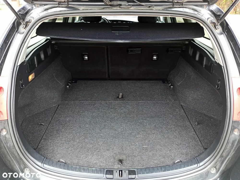 Toyota Auris 2.0 D-4D Touring Sports Executive - 10