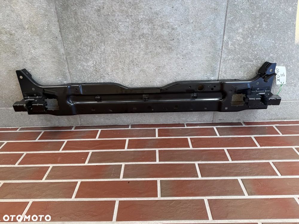 Pas przedni górny Volvo XC-40 II - 1