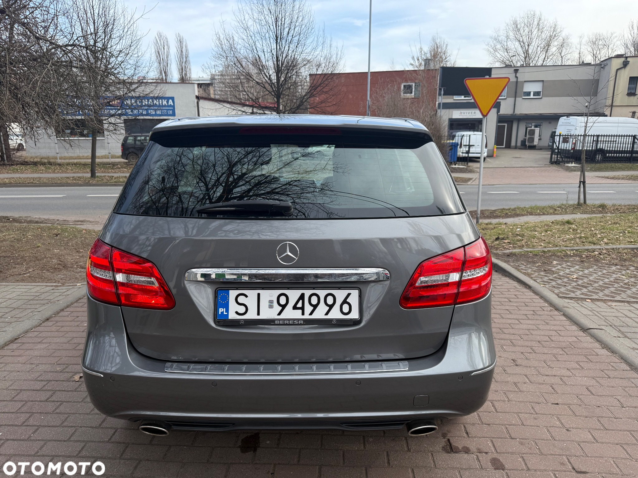Mercedes-Benz Klasa B 180 CDI (BlueEFFICIENCY) 7G-DCT - 11