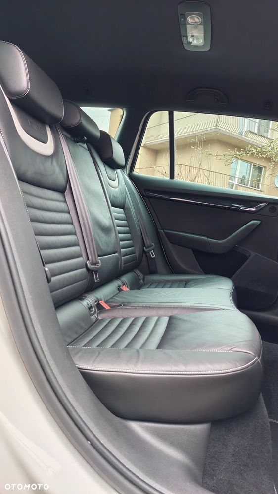 Skoda Octavia 2.0 TDI (Green tec) DSG RS - 8