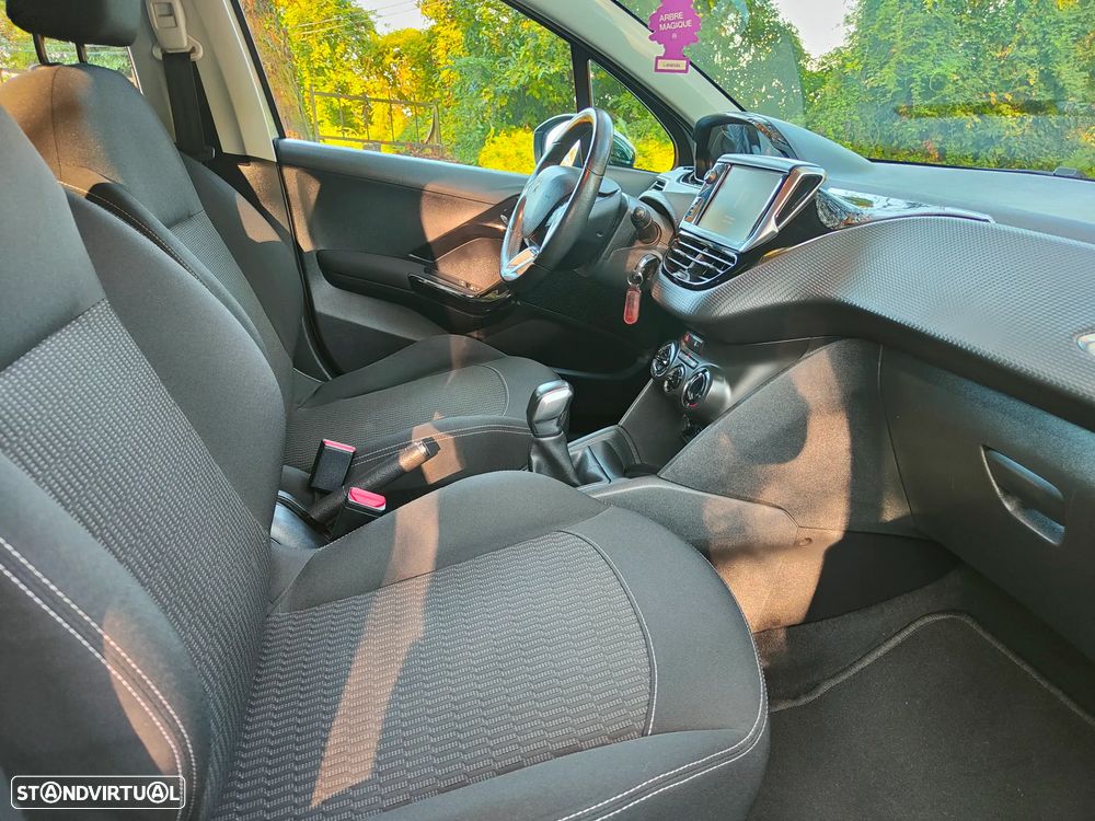 Peugeot 208 1.2 PureTech Active - 5