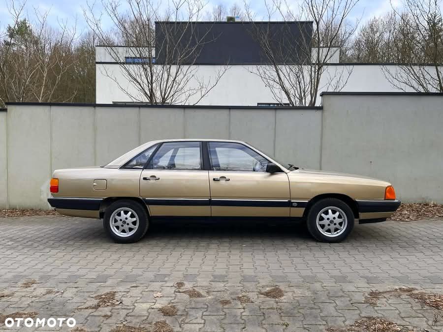 Audi 100 - 18
