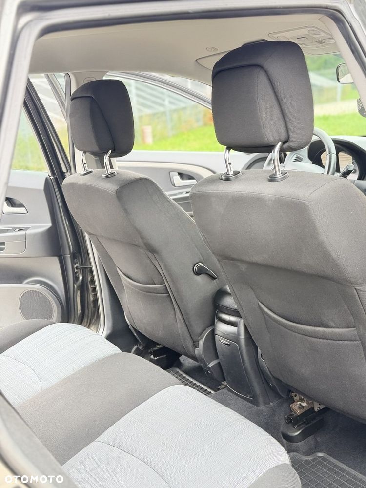 Kia Ceed 2011 photo 4