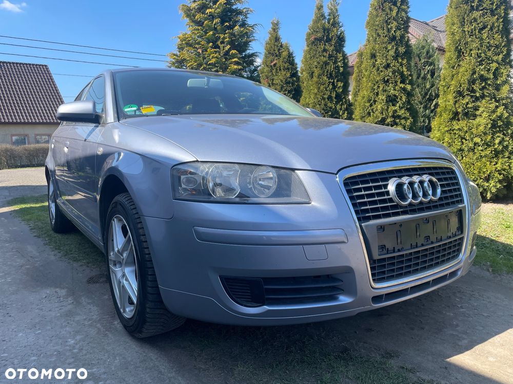 Audi A3 Sportback 1.6 FSI Ambiente - 2