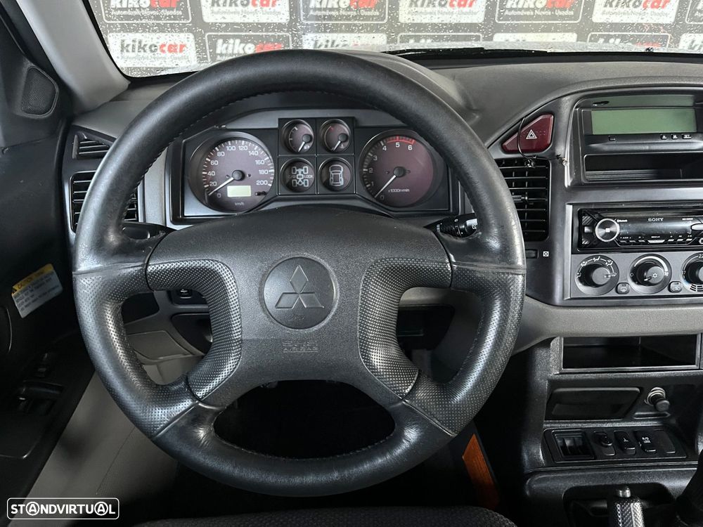 Mitsubishi Pajero 3.2 DI-D GLS - 24