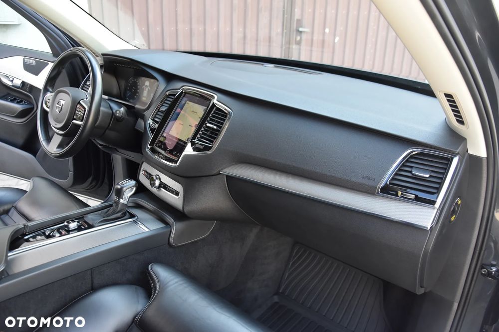 Volvo XC 90 - 19