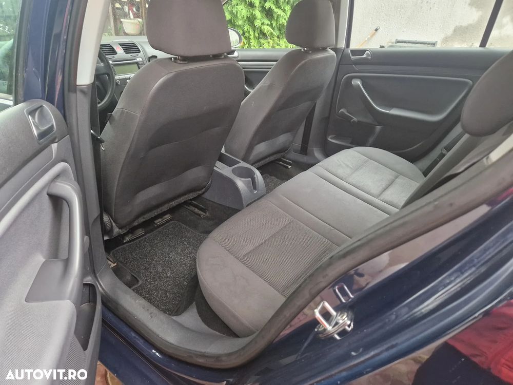 Volkswagen Golf 2.0 TDI Comfortline DSG - 10
