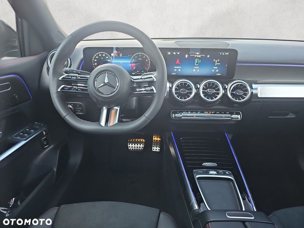 Mercedes-Benz GLB - 13