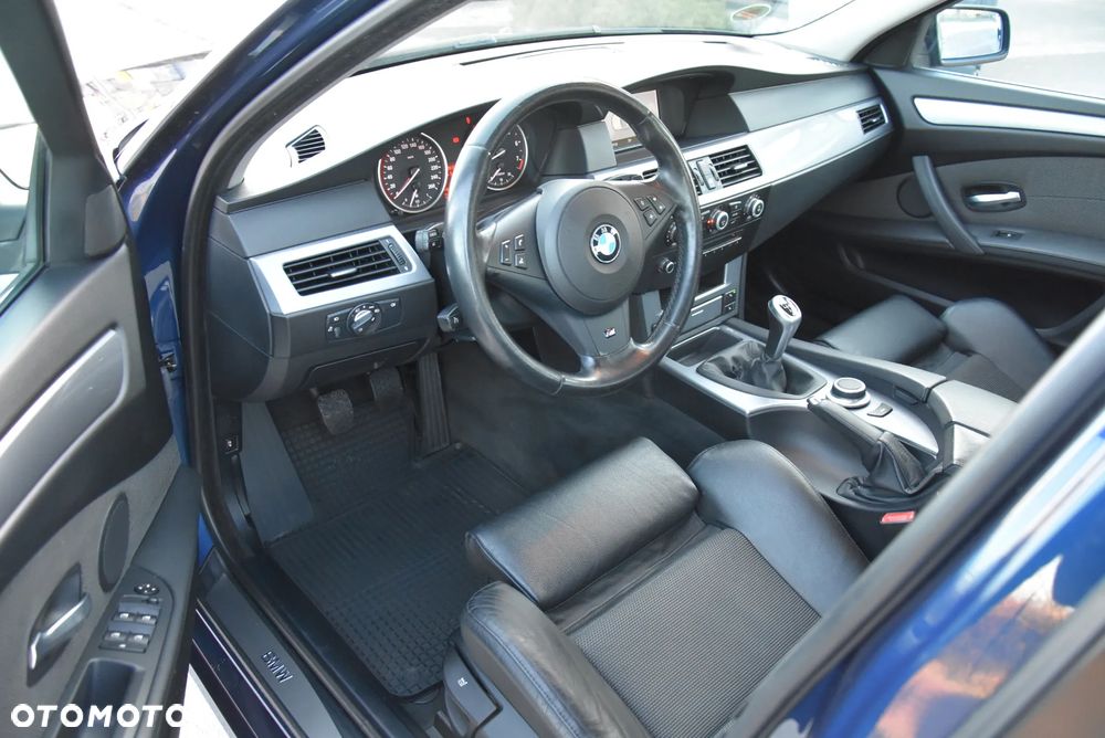 BMW Seria 5 523i Edition Exclusive - 22