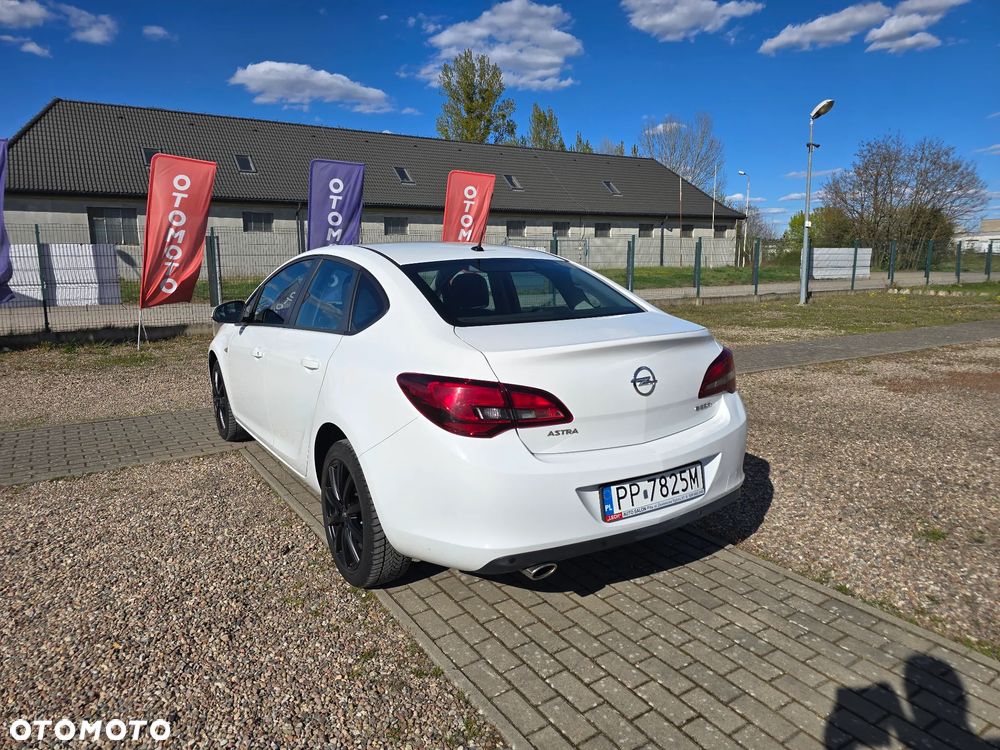 Opel Astra 1.4 T Business EU6 - 8