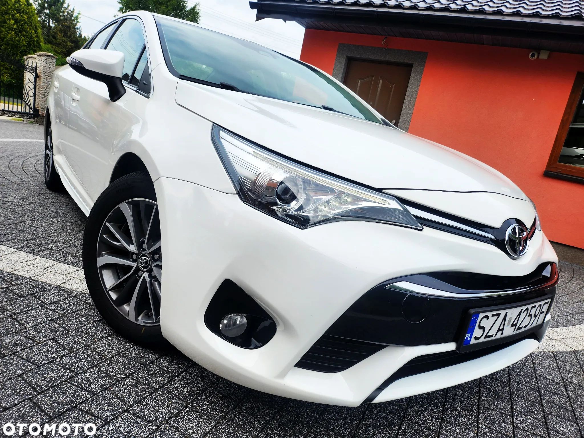 Toyota Avensis - 1