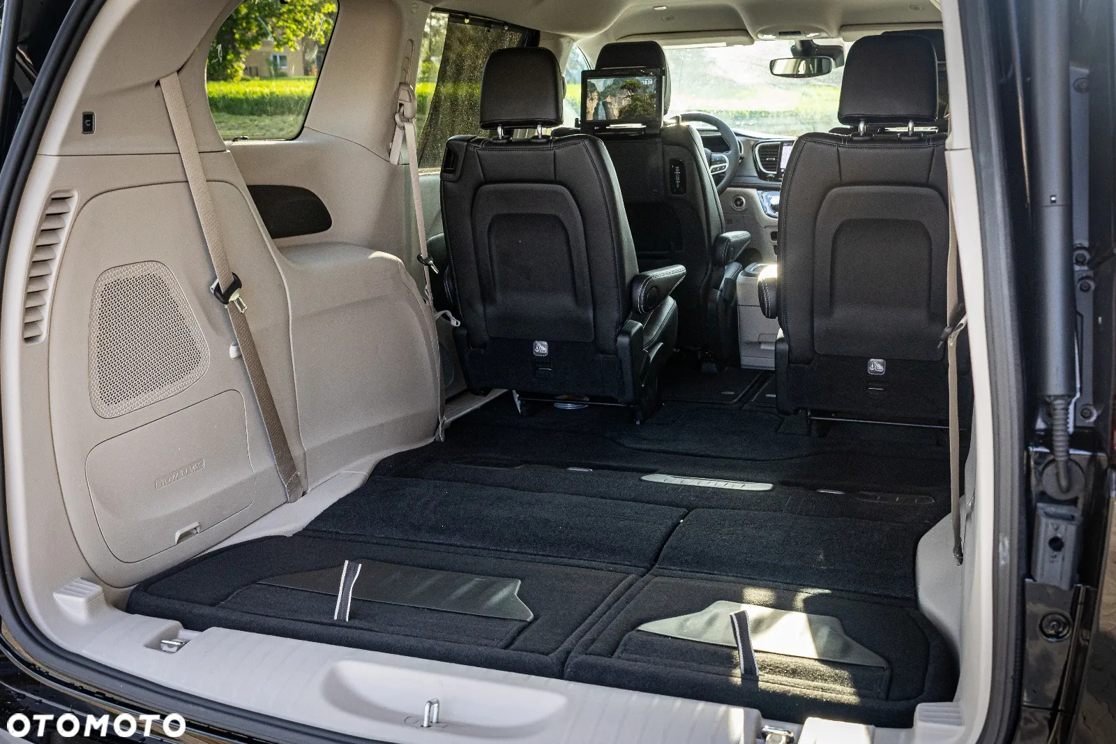 Chrysler Pacifica - 25