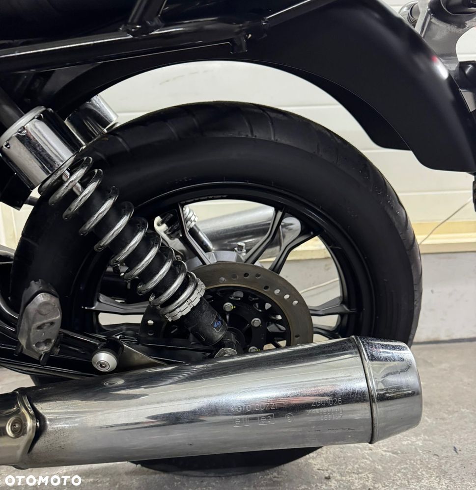 Moto Guzzi V7 - 12