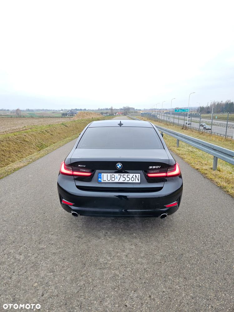 BMW Seria 3 330i Luxury Line sport - 9
