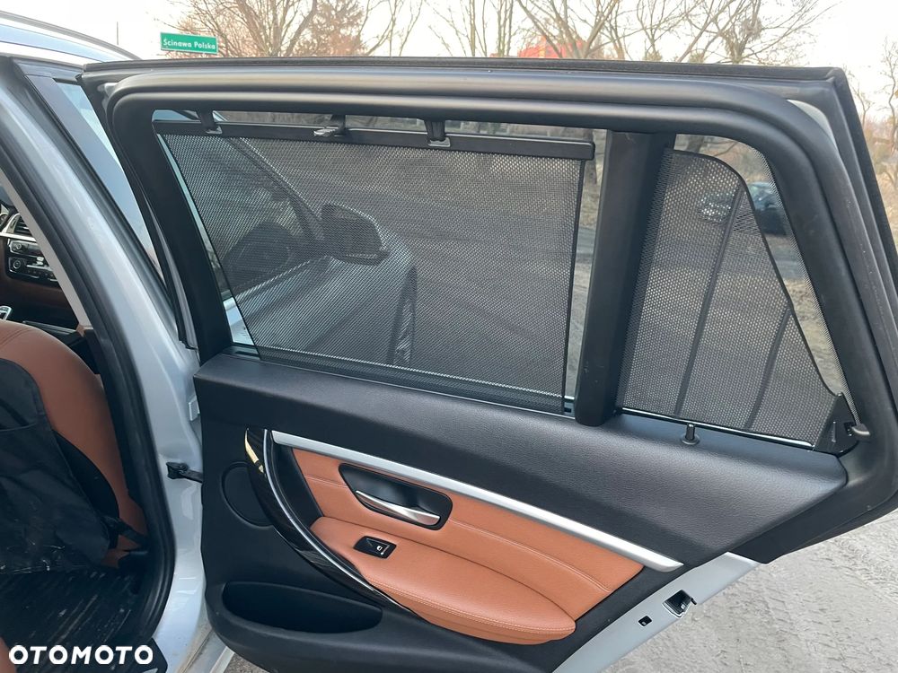 BMW Seria 3 330d xDrive Sport-Aut Luxury Line - 15
