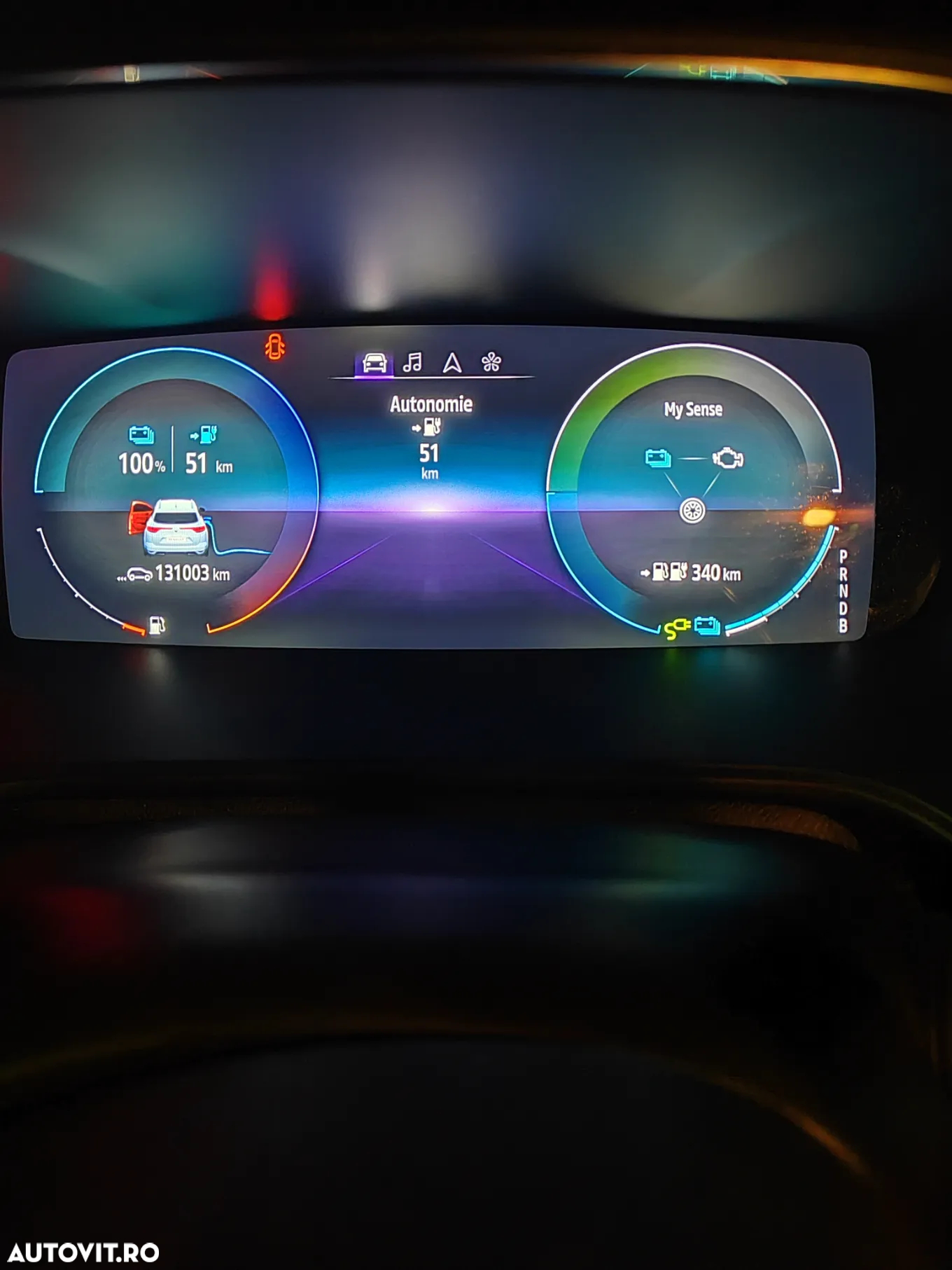 Renault Megane Grandtour E-TECH Plug-in 160 BUSINESS EDITION - 33